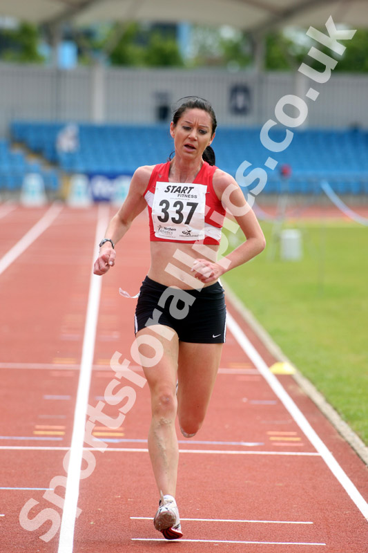Tessa Walker (Salford Harriers) senior womens 5000 metres, Northern Championships, Sport City, Manchester